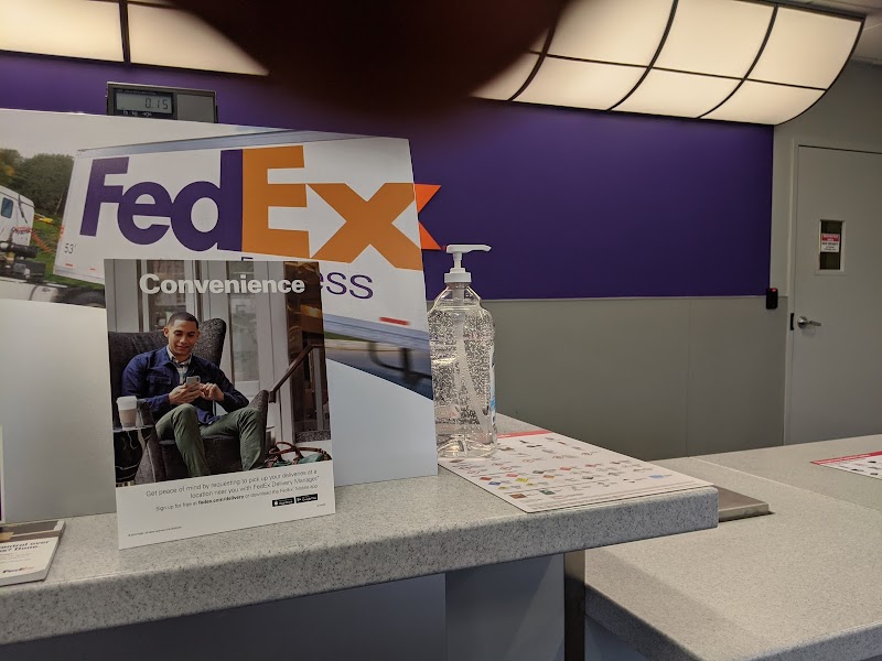 FedEx Ship Center image 1