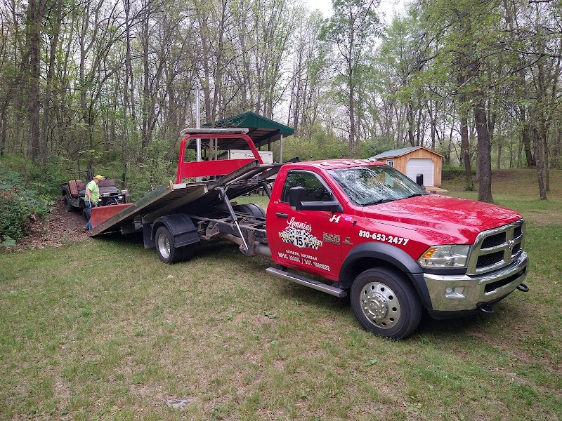Lonnies M15 Towing & Recovery image 1
