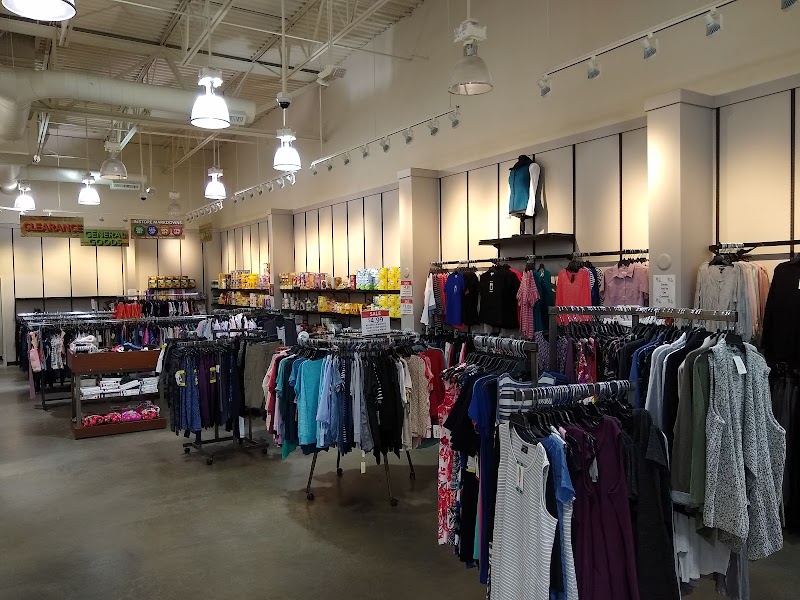 B2 Outlet Stores image 5
